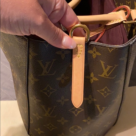 Louis Vuitton Montaigne MM - Picture 6 of 10